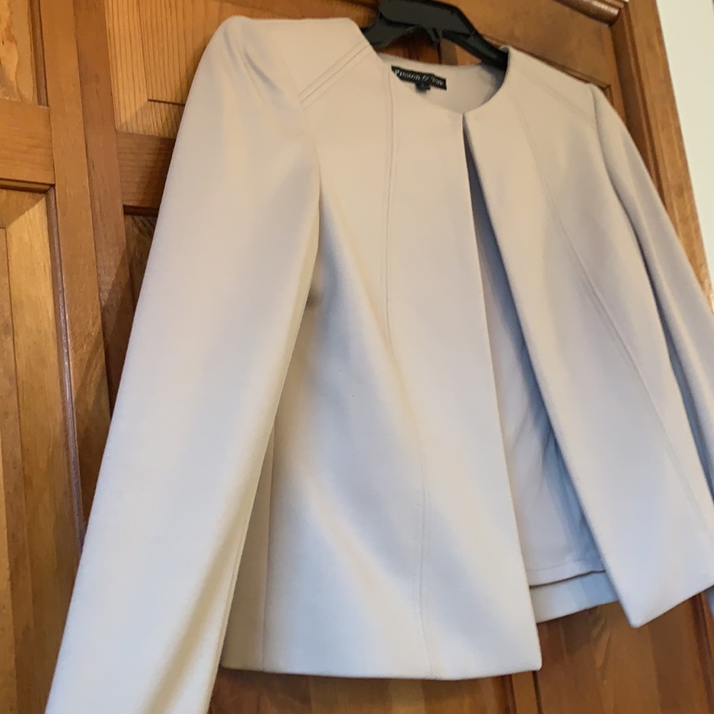 Blazer - Picture 2 of 3